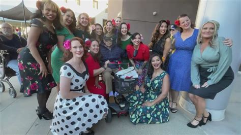 SoCal veterans dressed as WWII-style pin-ups spread cheer on Veteran’s Day